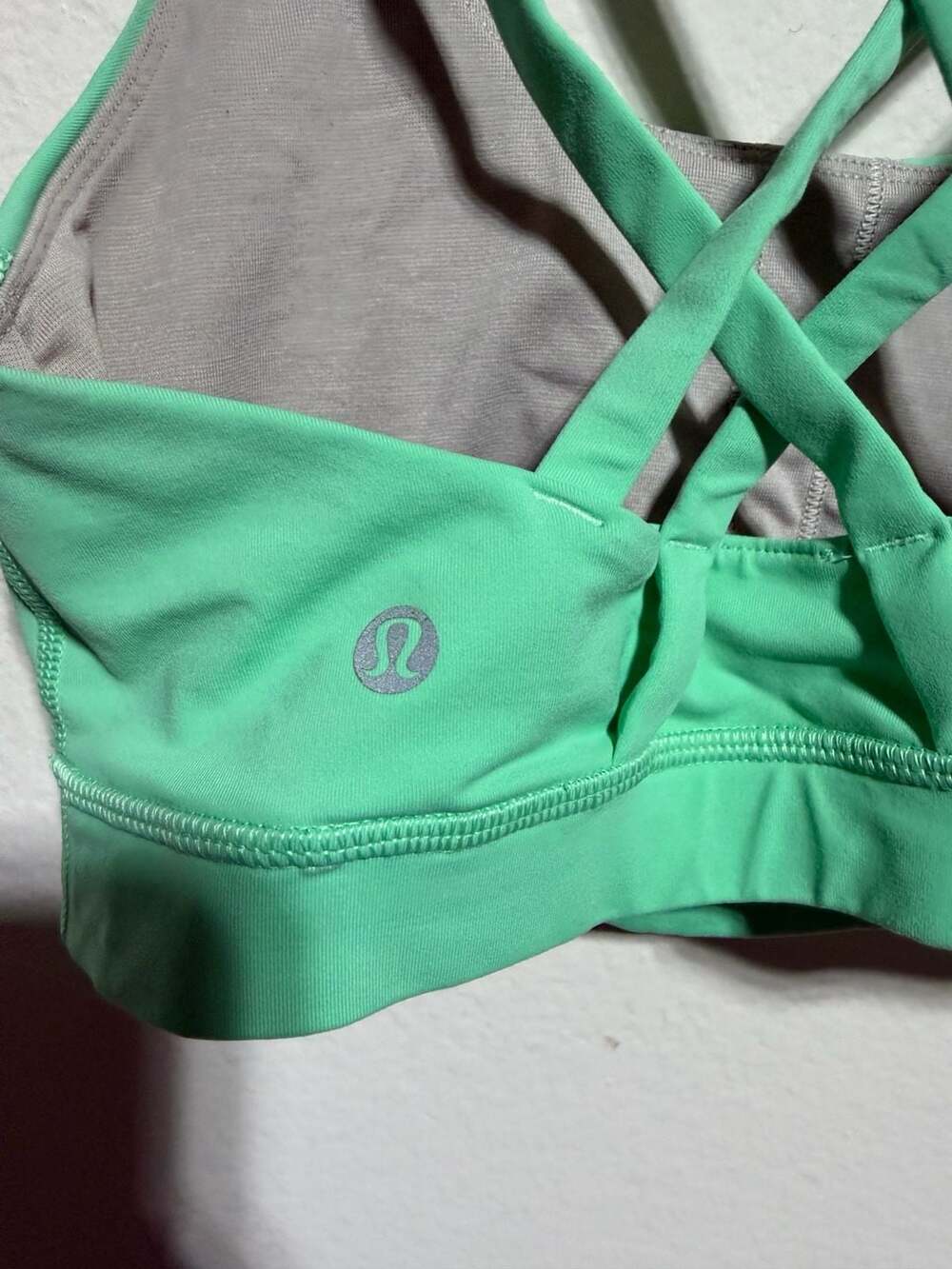 Lululemon Energy Bra *Luxtreme Size 6 Fresh Teal - Picture 3 of 4